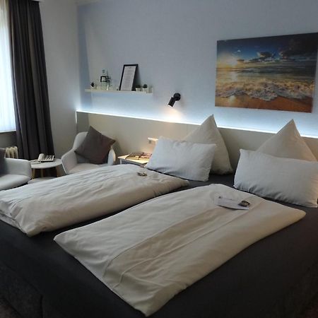 Hotel Zum Rosenteich 바트즈위스케나흔 외부 사진