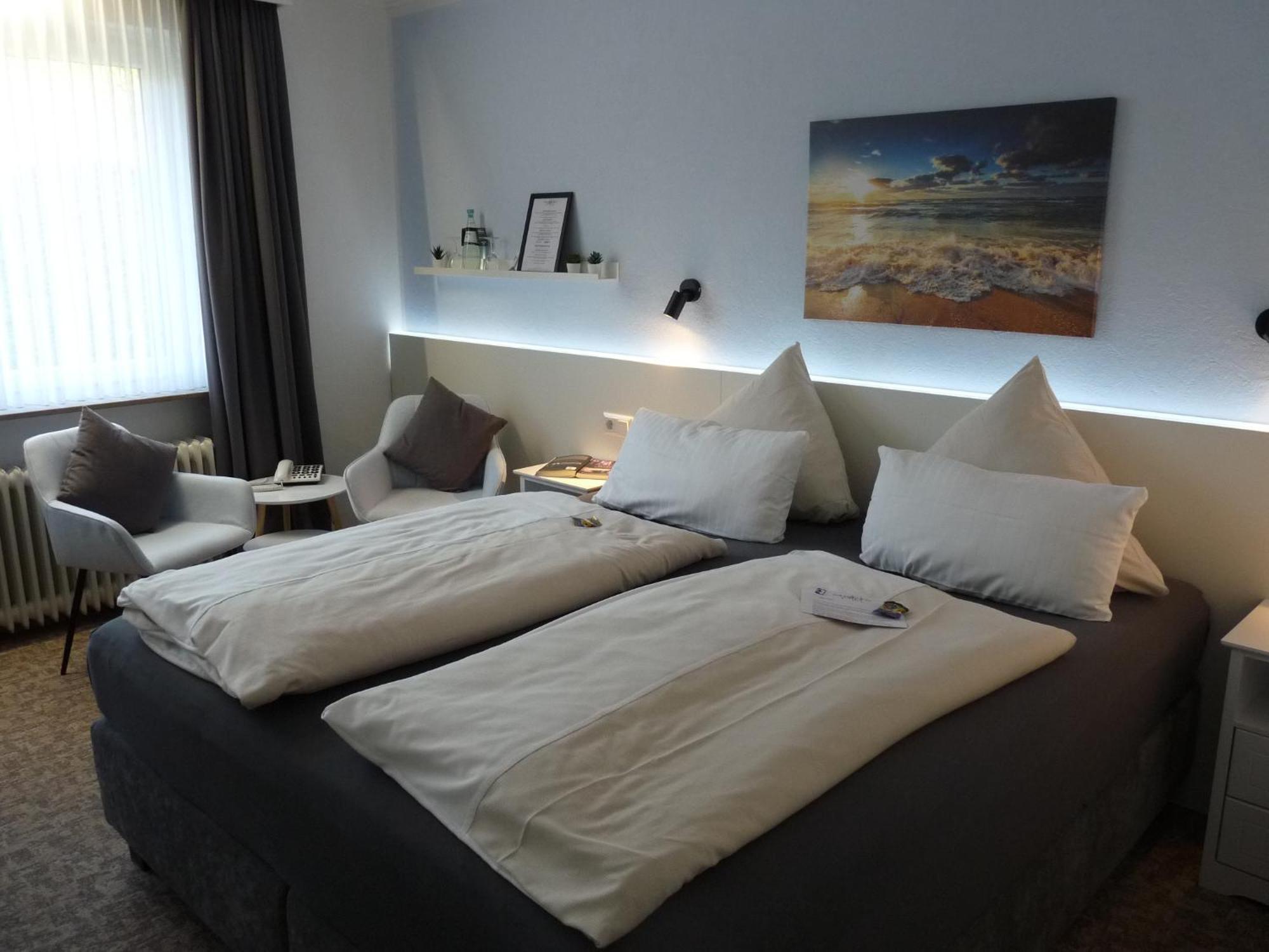 Hotel Zum Rosenteich 바트즈위스케나흔 외부 사진