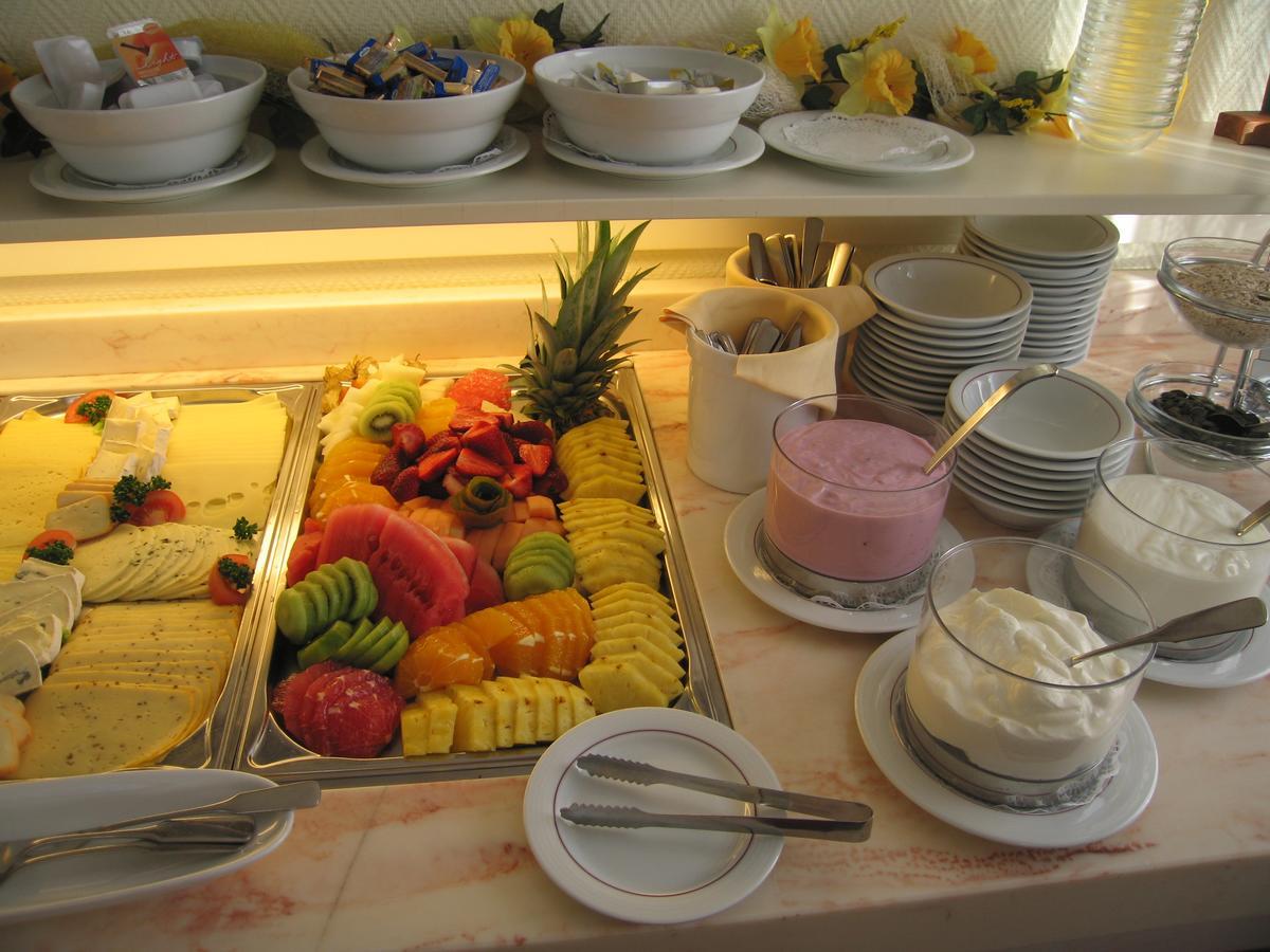 Hotel Zum Rosenteich 바트즈위스케나흔 외부 사진