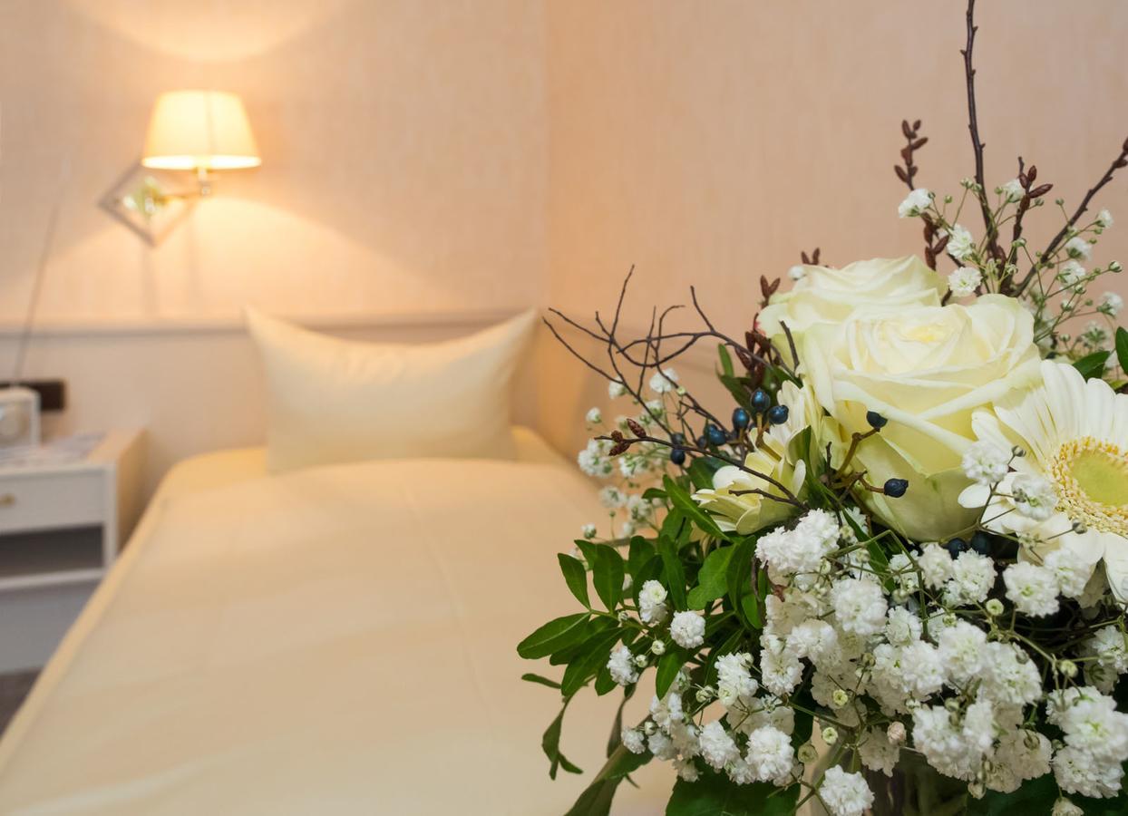 Hotel Zum Rosenteich 바트즈위스케나흔 외부 사진