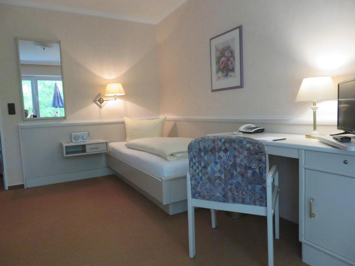 Hotel Zum Rosenteich 바트즈위스케나흔 외부 사진