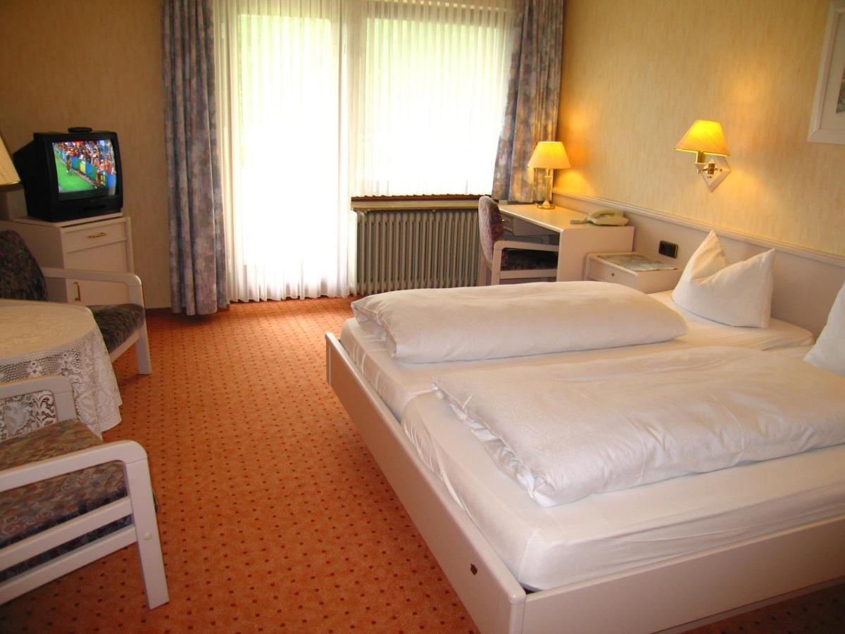 Hotel Zum Rosenteich 바트즈위스케나흔 외부 사진