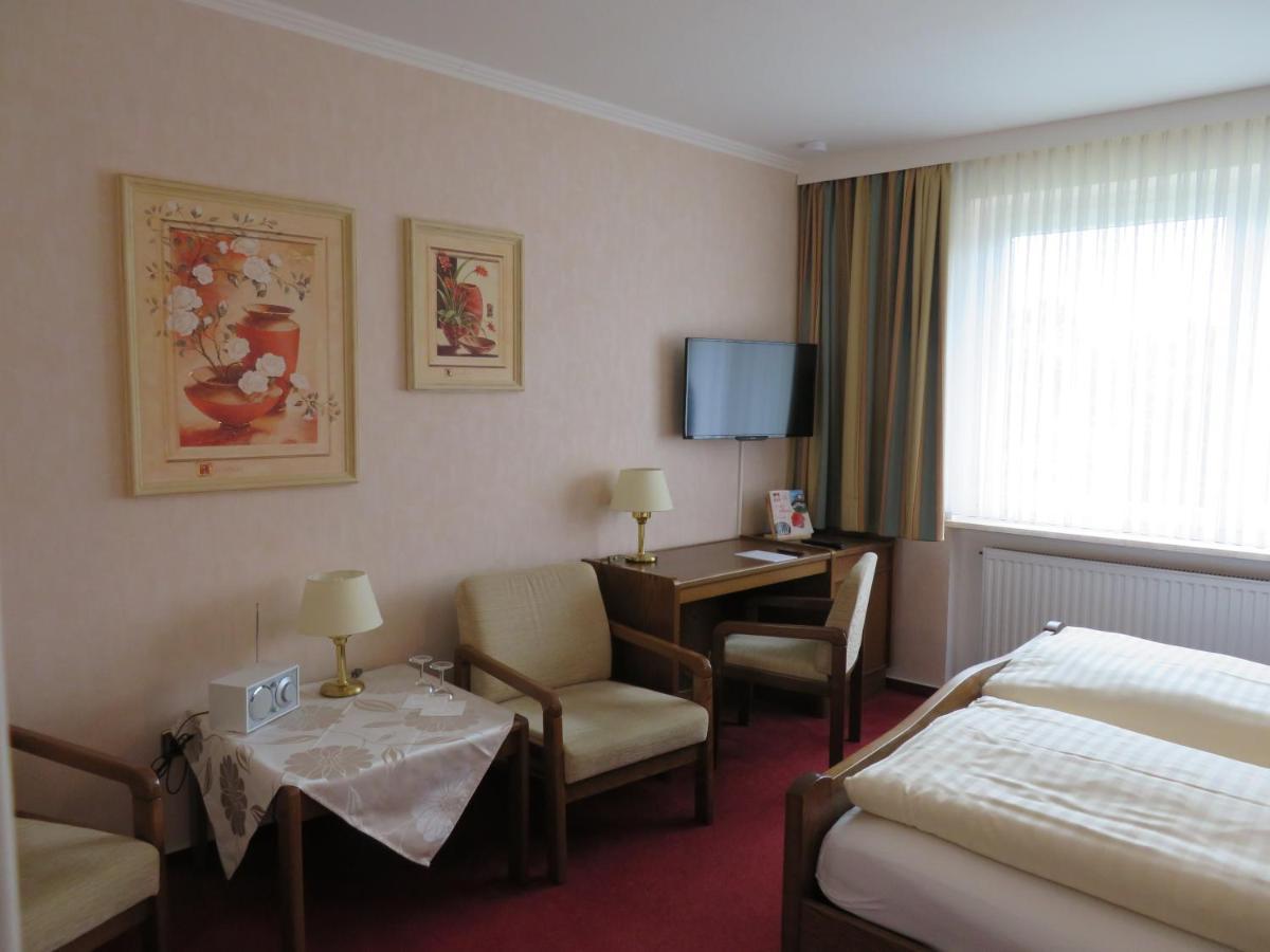 Hotel Zum Rosenteich 바트즈위스케나흔 외부 사진