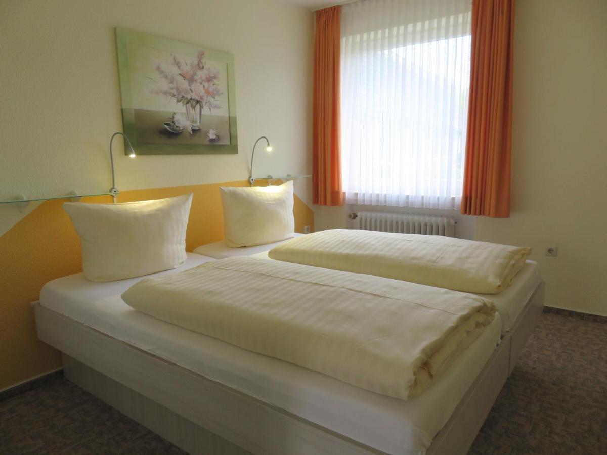 Hotel Zum Rosenteich 바트즈위스케나흔 외부 사진