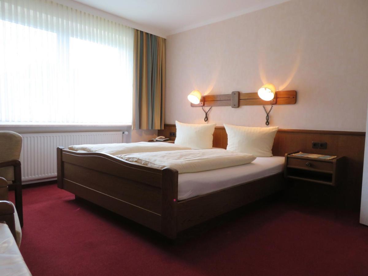 Hotel Zum Rosenteich 바트즈위스케나흔 외부 사진